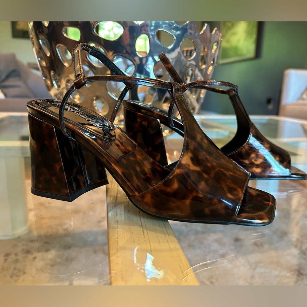 Jeffrey Campbell Mercedes Tortoise Leather Sandal~Size 6 - Picture 2 of 7
